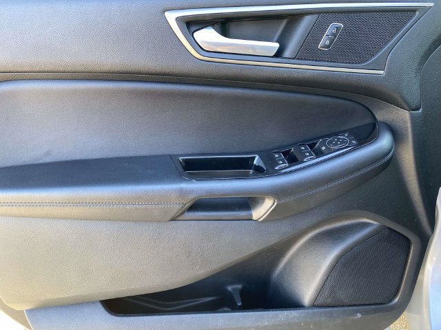 Used 2015 Ford Edge SEL w/ Equipment Group 201A FWD image 12