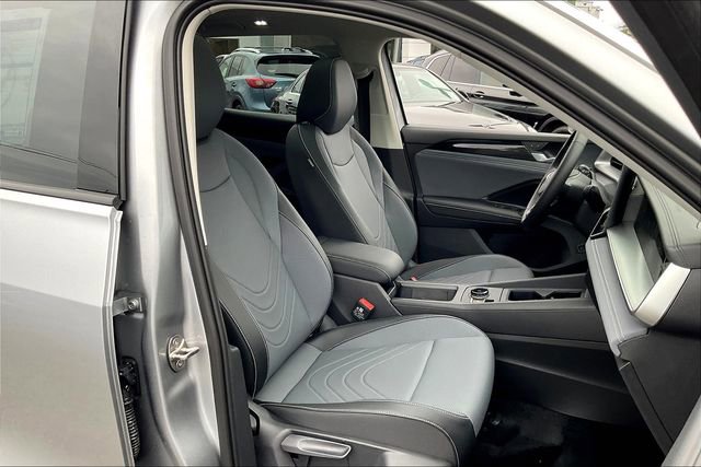 New 2025 Volkswagen Tiguan SE AWD/4WD image 28