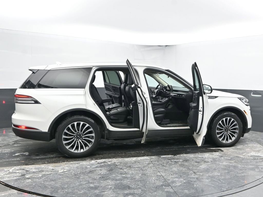 Used 2023 Lincoln Aviator AWD w/ Premium Package image 61