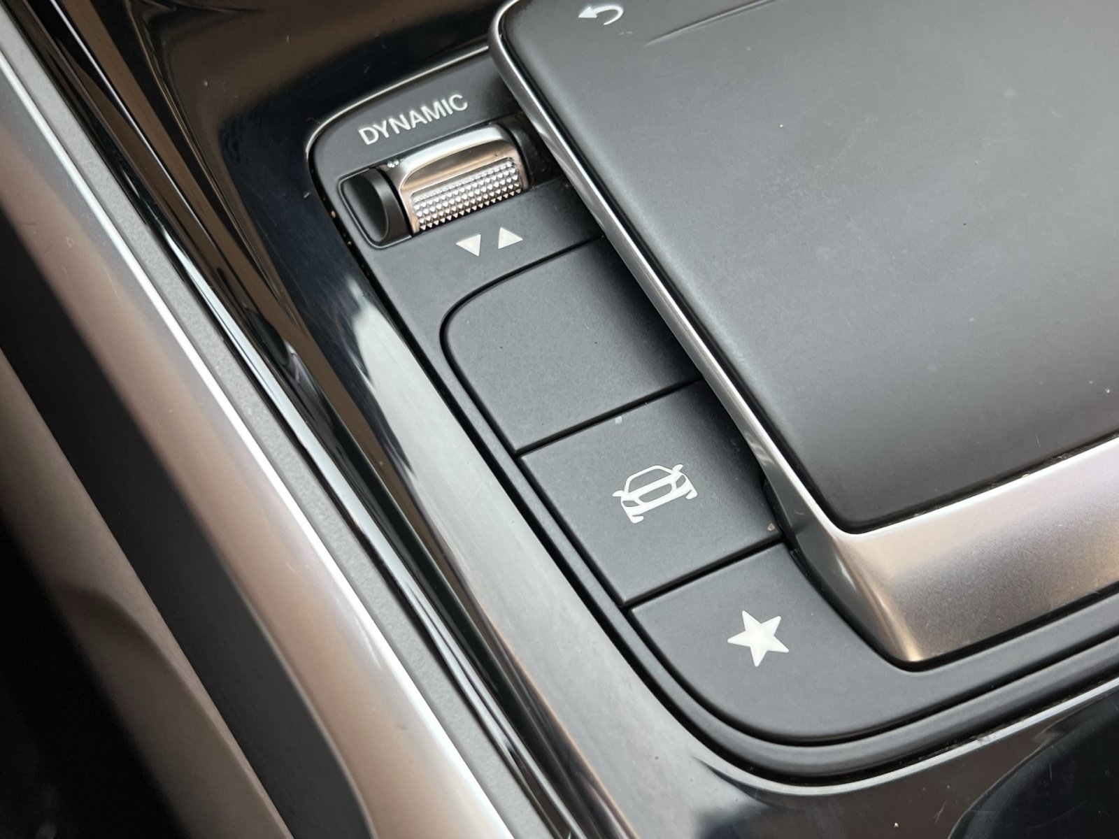 Certified 2022 Mercedes-Benz GLB 250 4MATIC image 39
