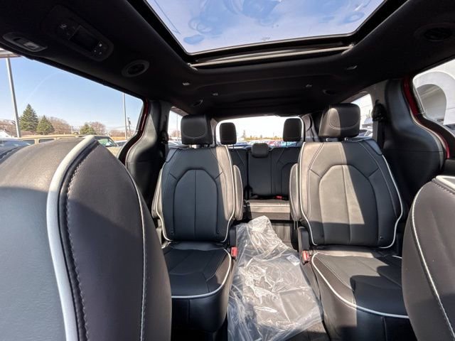New 2026 Chrysler Pacifica Limited AWD/4WD image 40