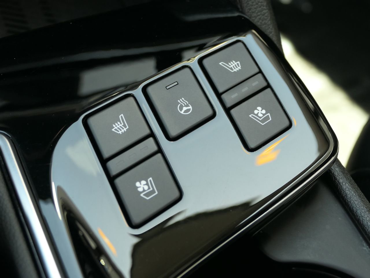 Used 2023 Kia Sportage SX image 21