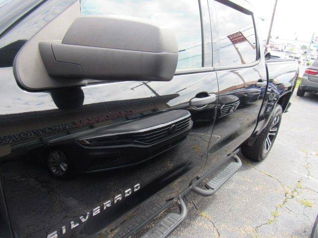 Used 2018 Chevrolet Silverado 1500 Custom w/ Custom Convenience Package AWD/4WD image 6