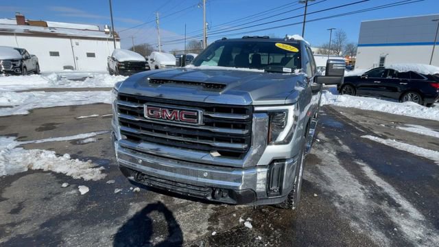 Used 2024 GMC Sierra 2500 SLT w/ SLT Premium Package image 5