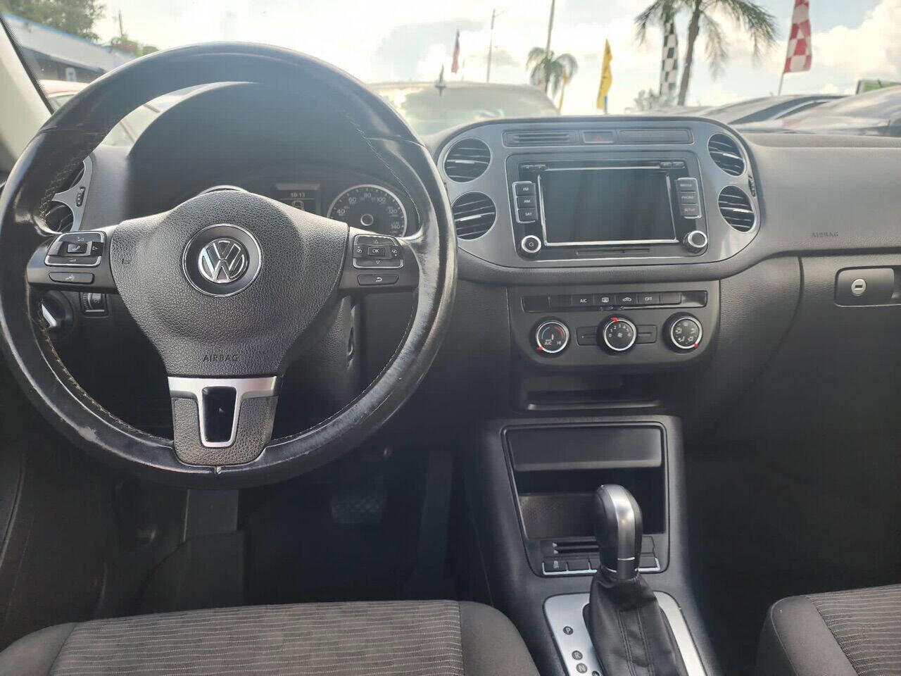 Used 2015 Volkswagen Tiguan S image 7