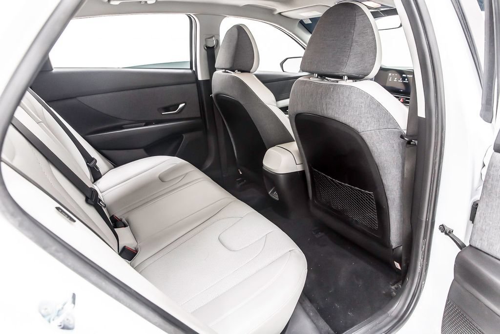 Used 2025 Hyundai Elantra Limited FWD image 33