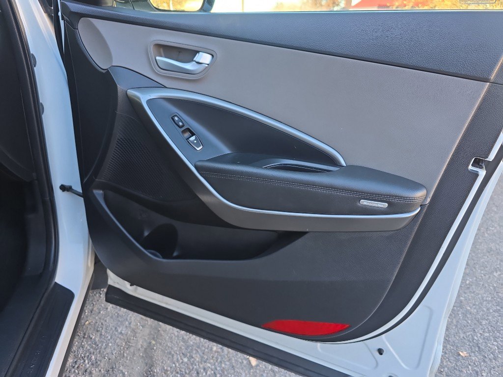 Used 2018 Hyundai Santa Fe Sport image 24