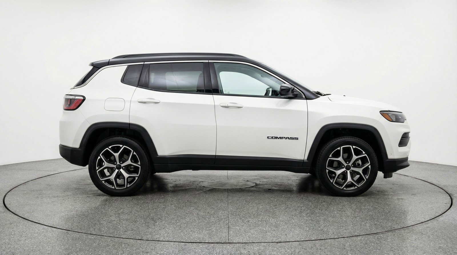 Used 2025 Jeep Compass Limited image 11