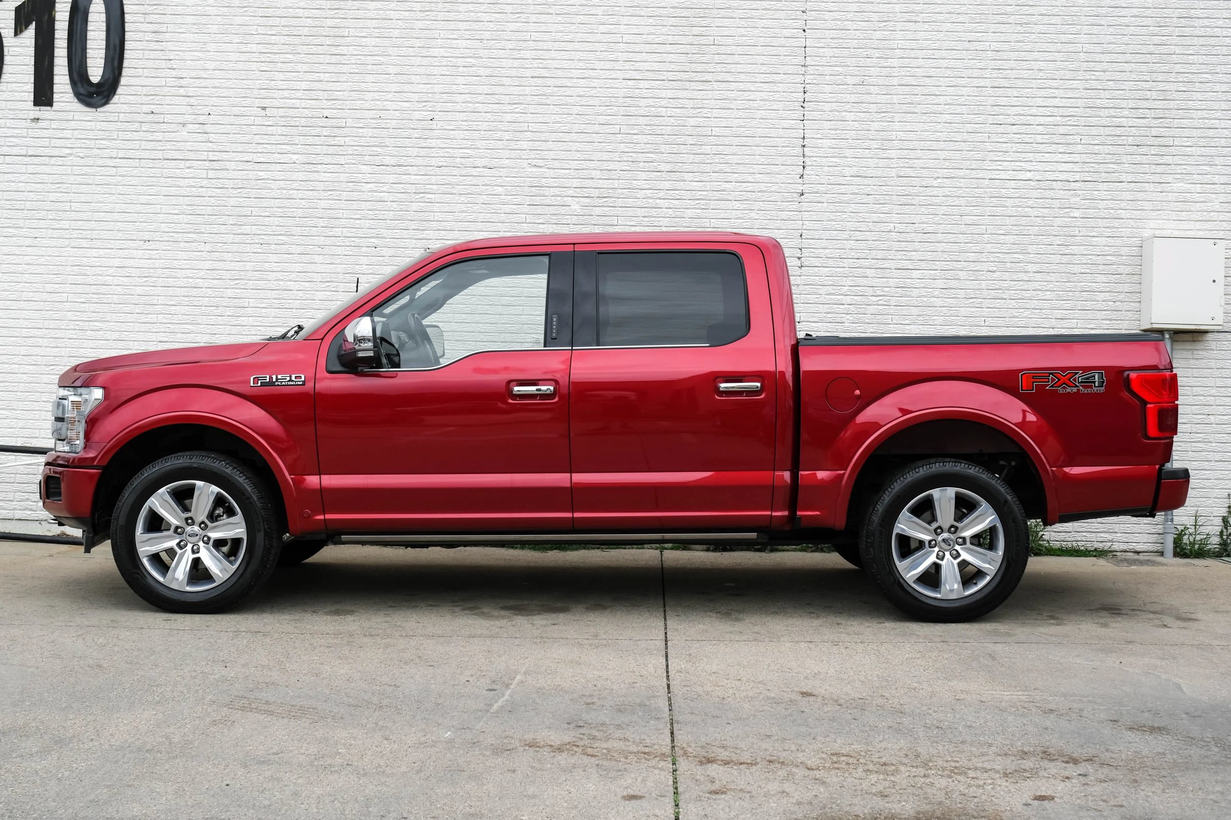 Used 2018 Ford F150 Platinum w/ Equipment Group 701A Luxury AWD/4WD image 9