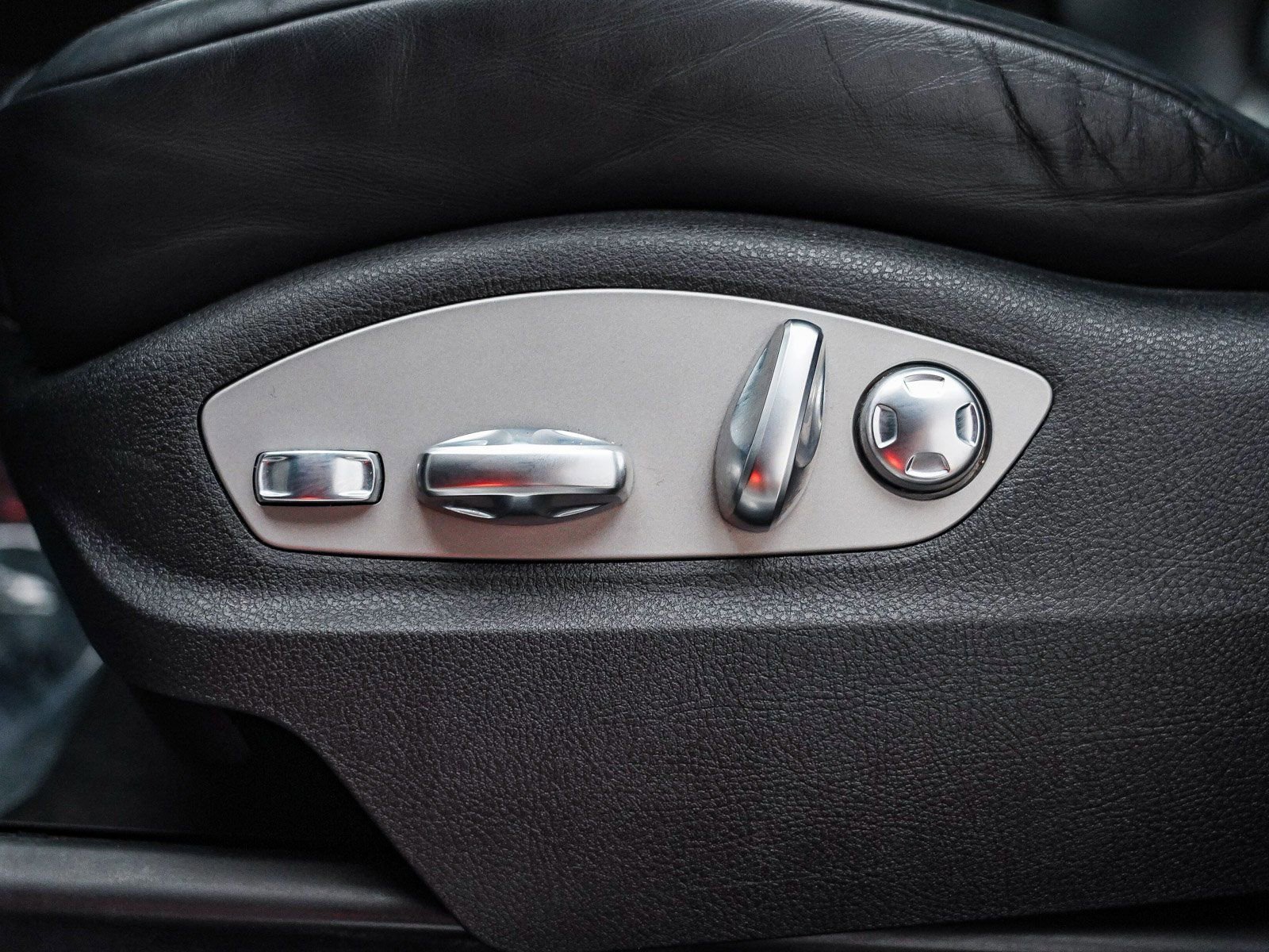 Certified 2022 Porsche Macan S image 27