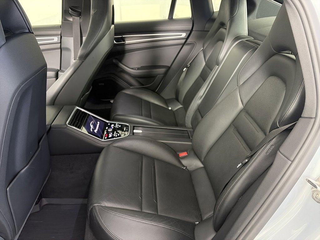 Used 2019 Porsche Panamera image 13