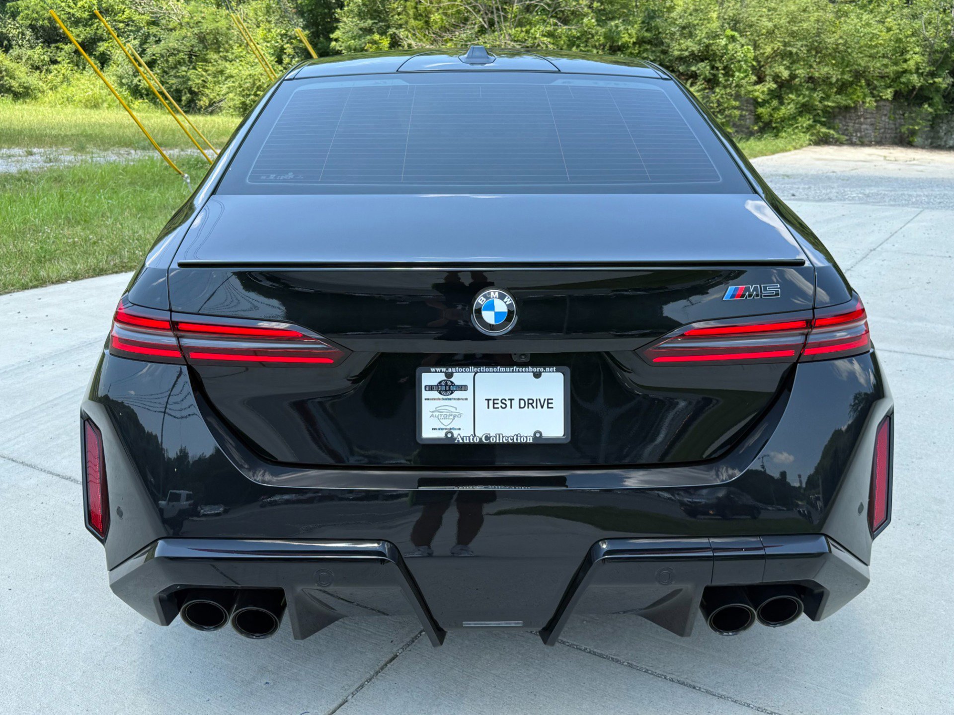 Used 2025 BMW M5 w/ Executive Package image 5