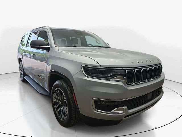 Used 2024 Jeep Wagoneer L Series II w/ Flexible Seating Group AWD/4WD image 3