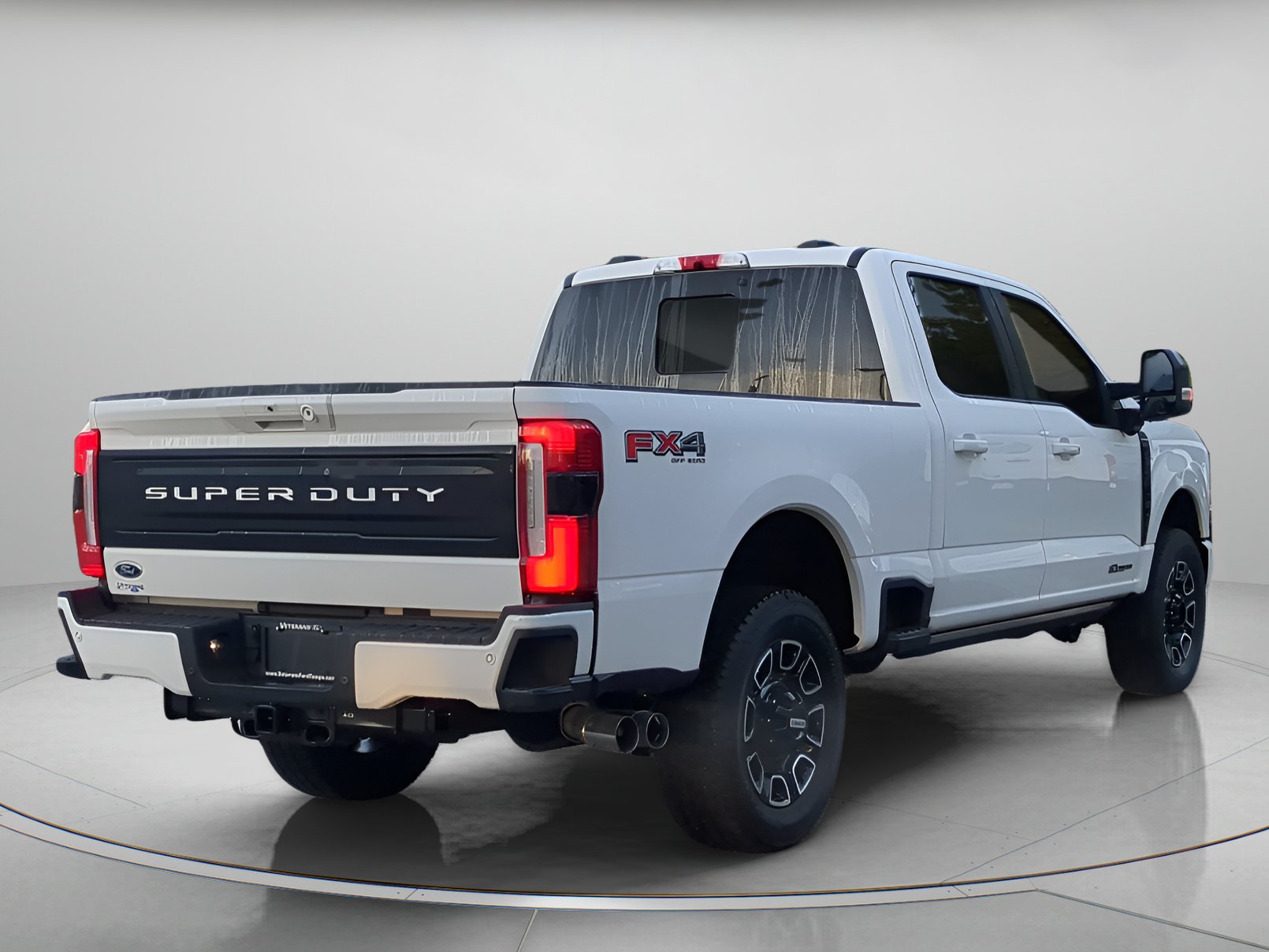 Certified 2025 Ford F250 Platinum w/ FX4 Off-Road Package AWD/4WD image 40