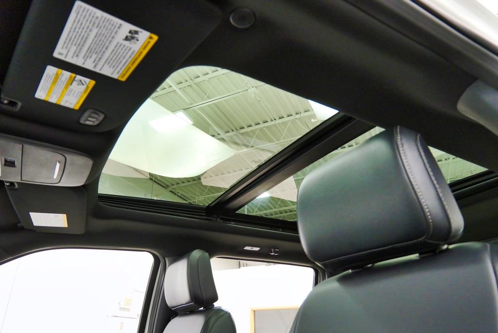 Used 2025 Ford F150 Lariat AWD/4WD image 37