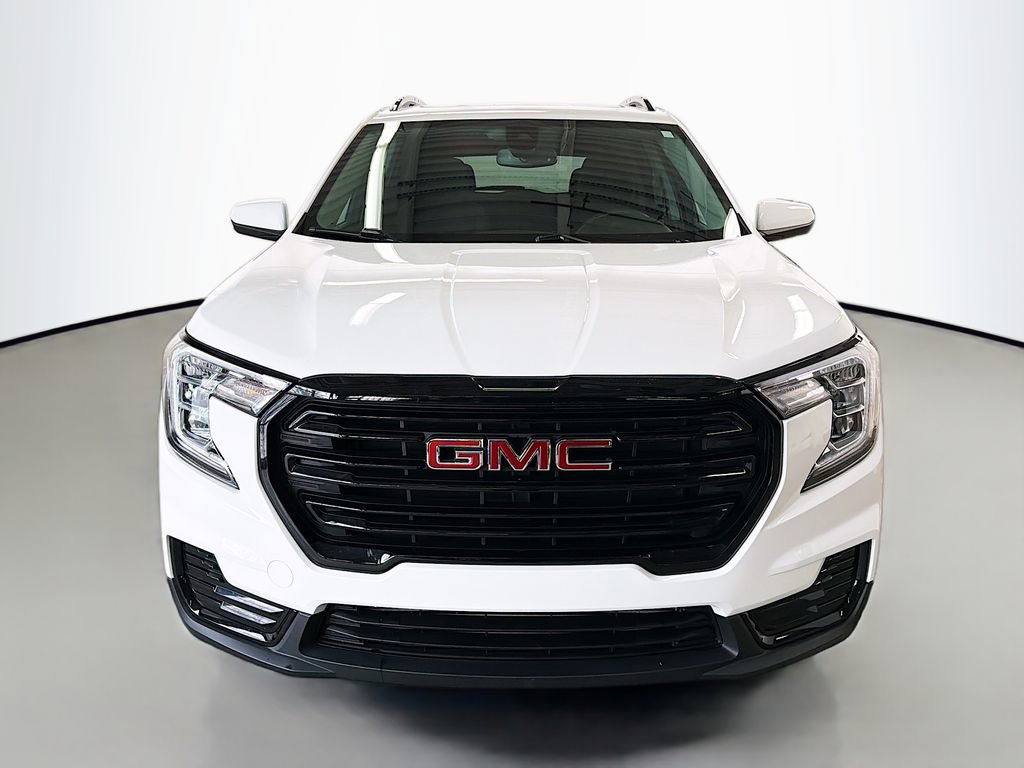 Used 2022 GMC Terrain SLE w/ Driver Convenience Package image 3