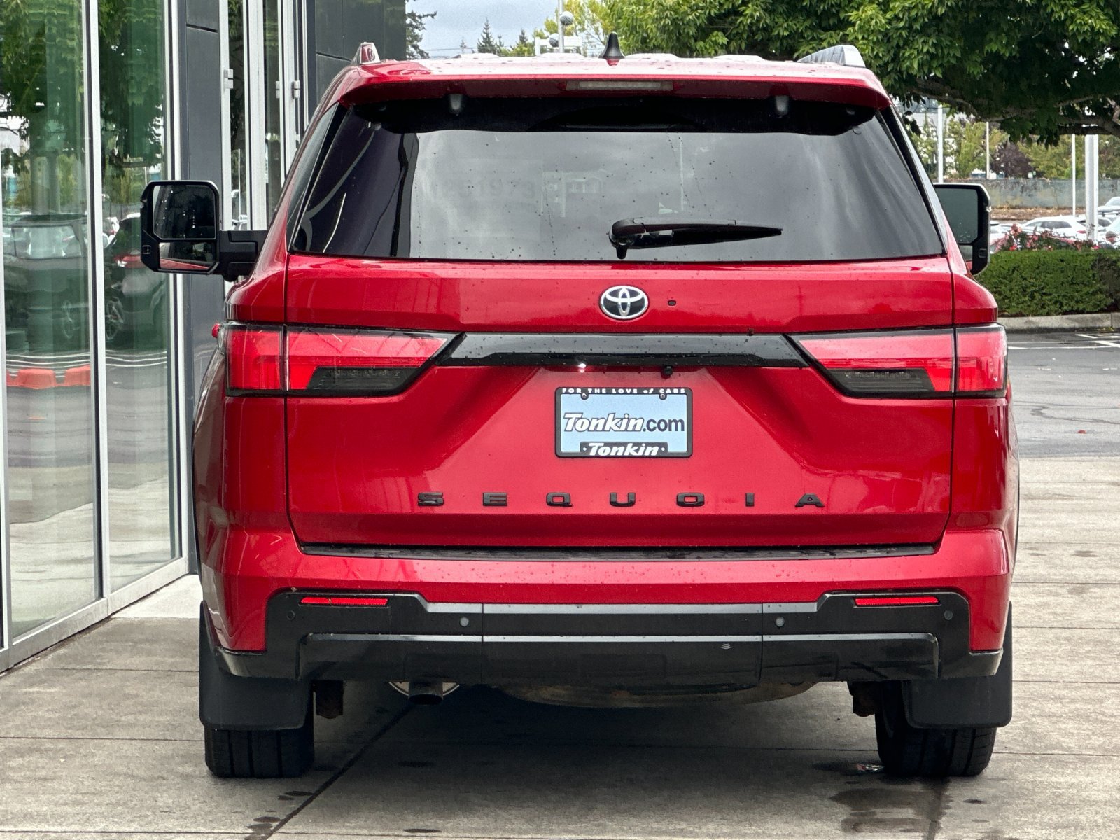 Used 2024 Toyota Sequoia Platinum AWD/4WD image 5