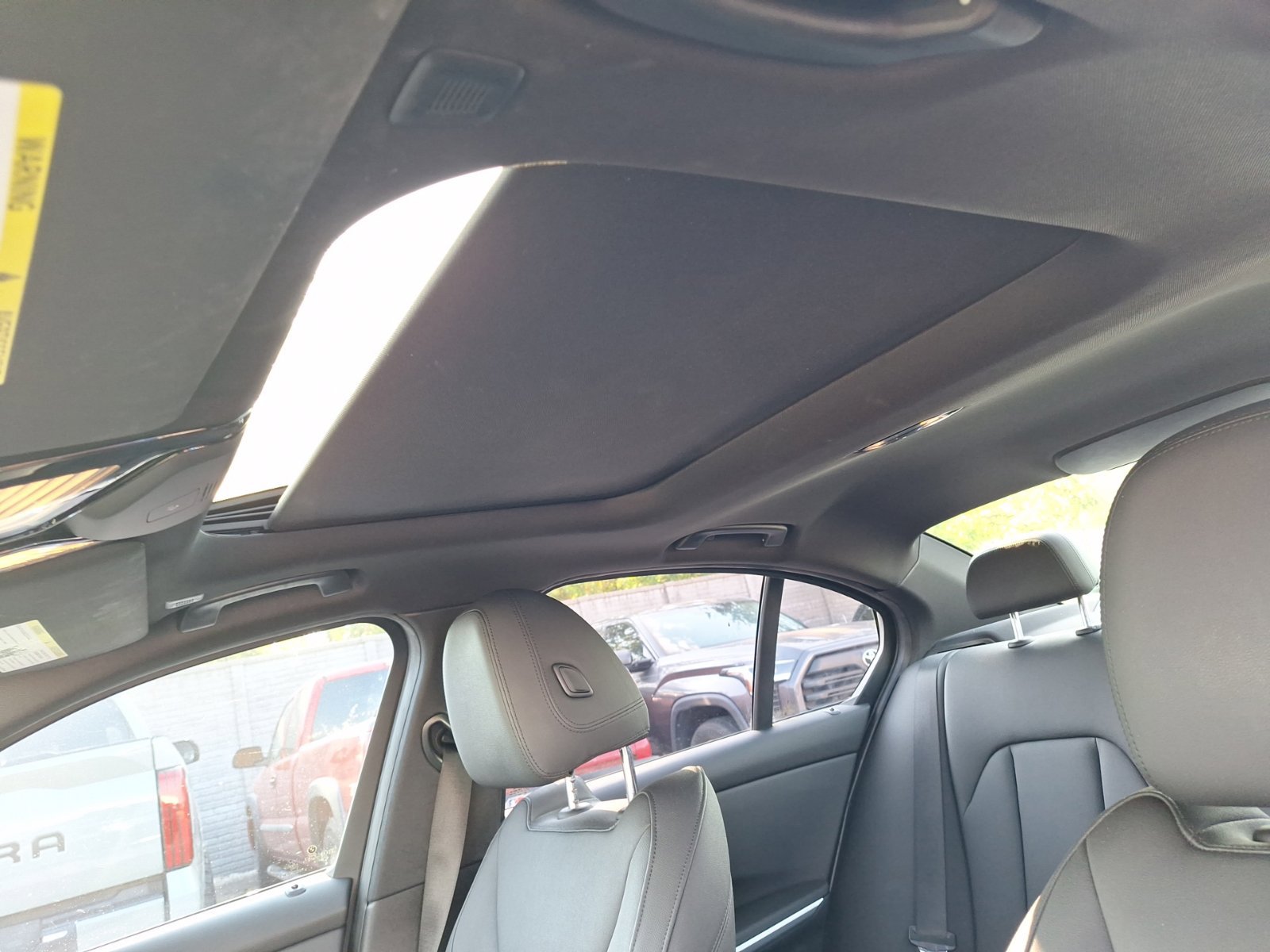 Used 2020 BMW 330i Sedan w/ M Sport Package RWD image 28