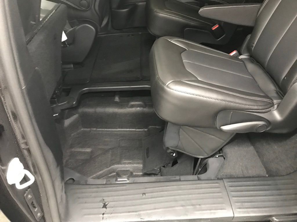 New 2026 Chrysler Pacifica Select w/ S Appearance Package image 34