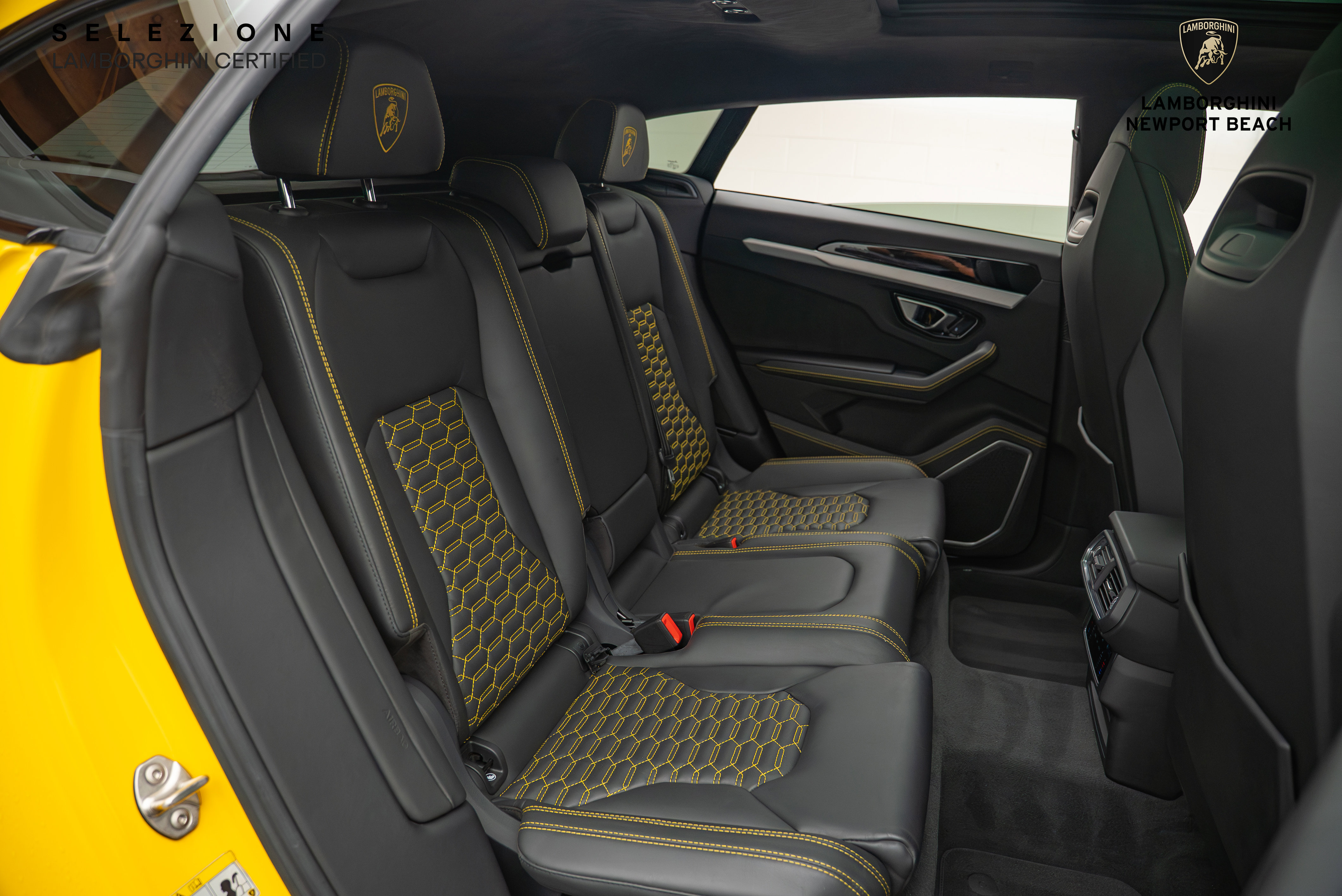 Used 2022 Lamborghini Urus image 24