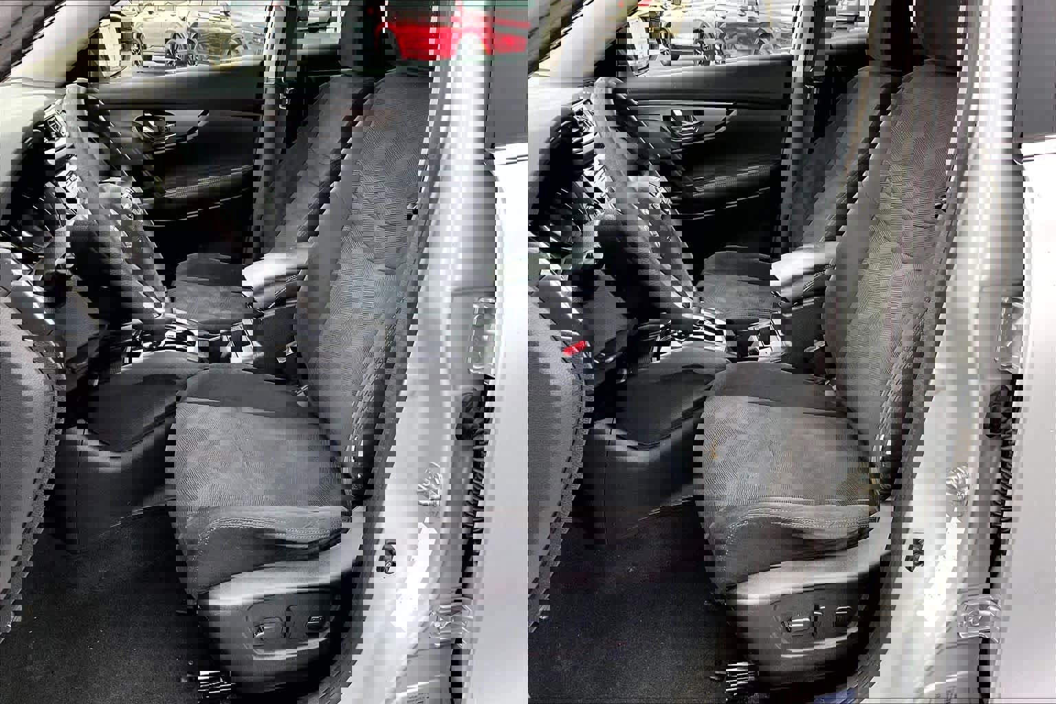 Used 2014 Nissan Rogue SV image 7