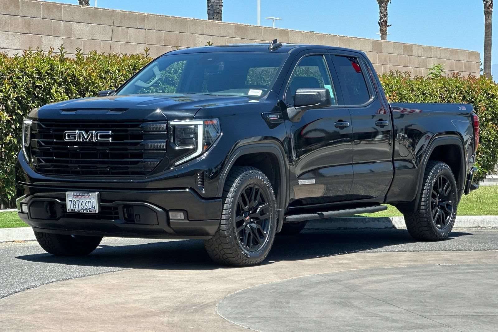Certified 2023 GMC Sierra 1500 Elevation w/ X31 Off-Road Package AWD/4WD image 8
