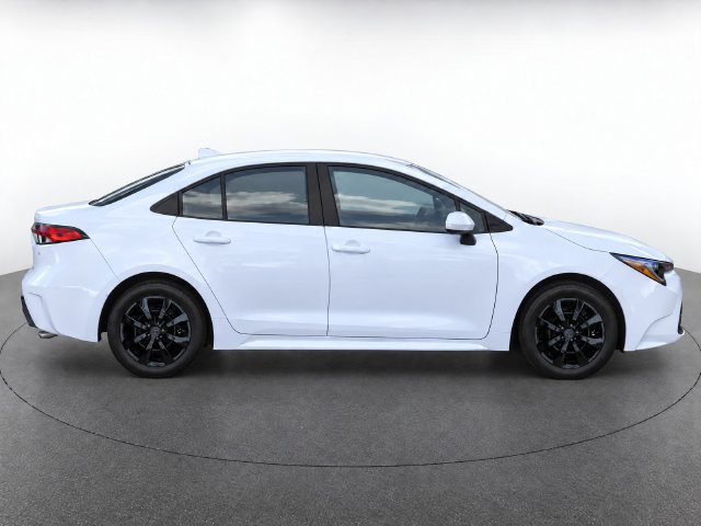 Used 2025 Toyota Corolla LE FWD image 8