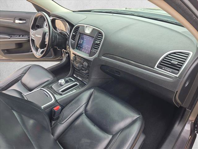 Used 2022 Chrysler 300 Touring L RWD image 22