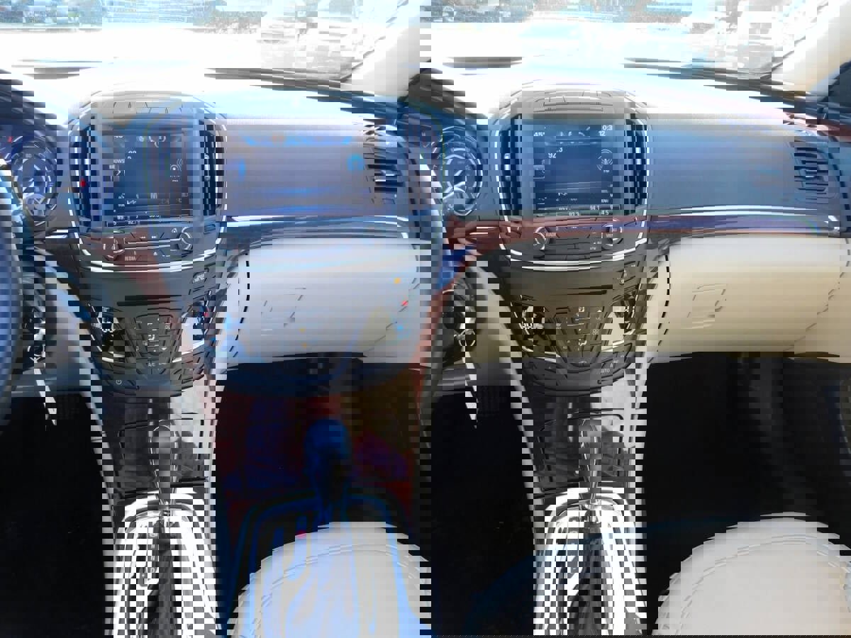 Used 2014 Buick Regal image 7