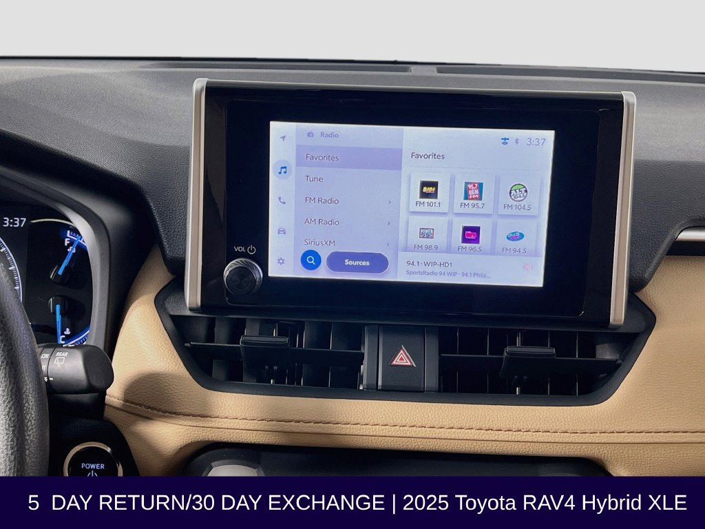 Used 2025 Toyota RAV4 XLE AWD/4WD image 17