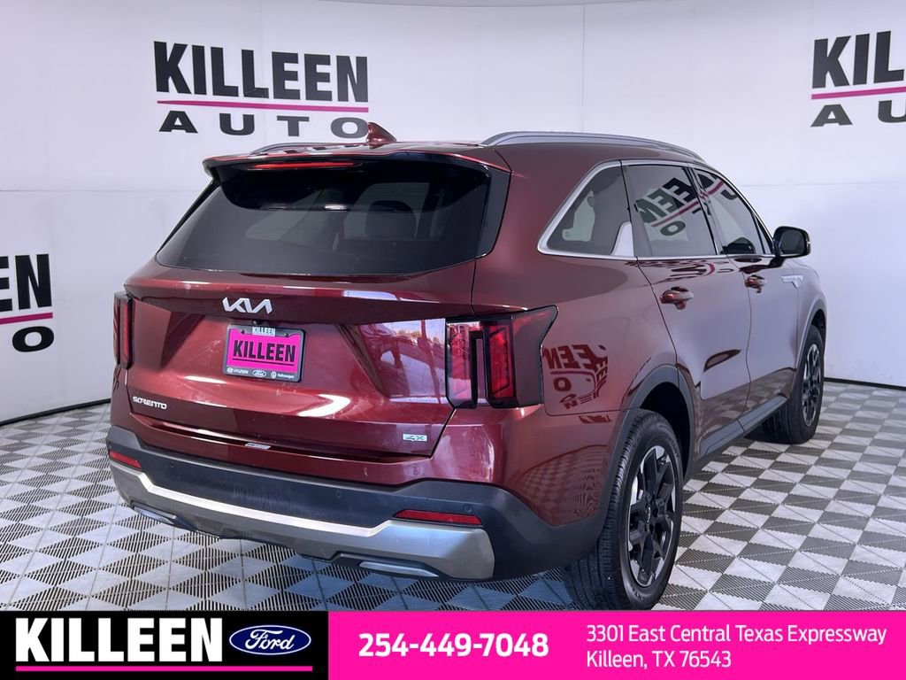 Used 2024 Kia Sorento S w/ Panoramic Sunroof Package image 8