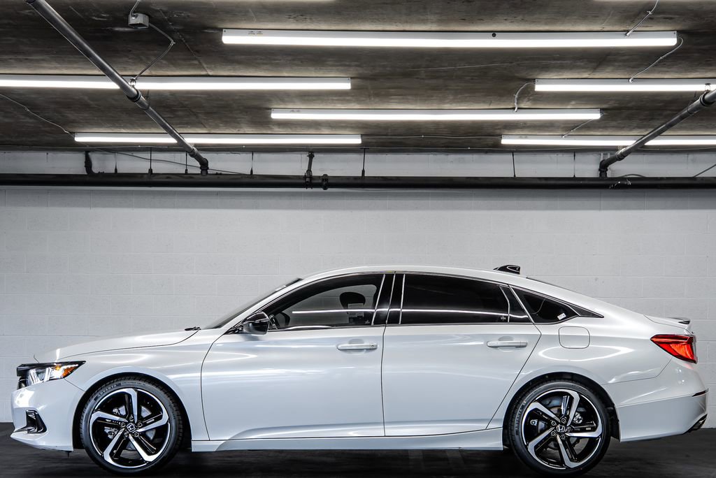 Used 2021 Honda Accord Sport image 2