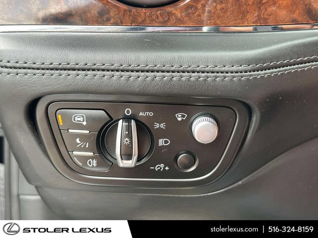 Used 2018 Bentley Bentayga AWD/4WD image 25