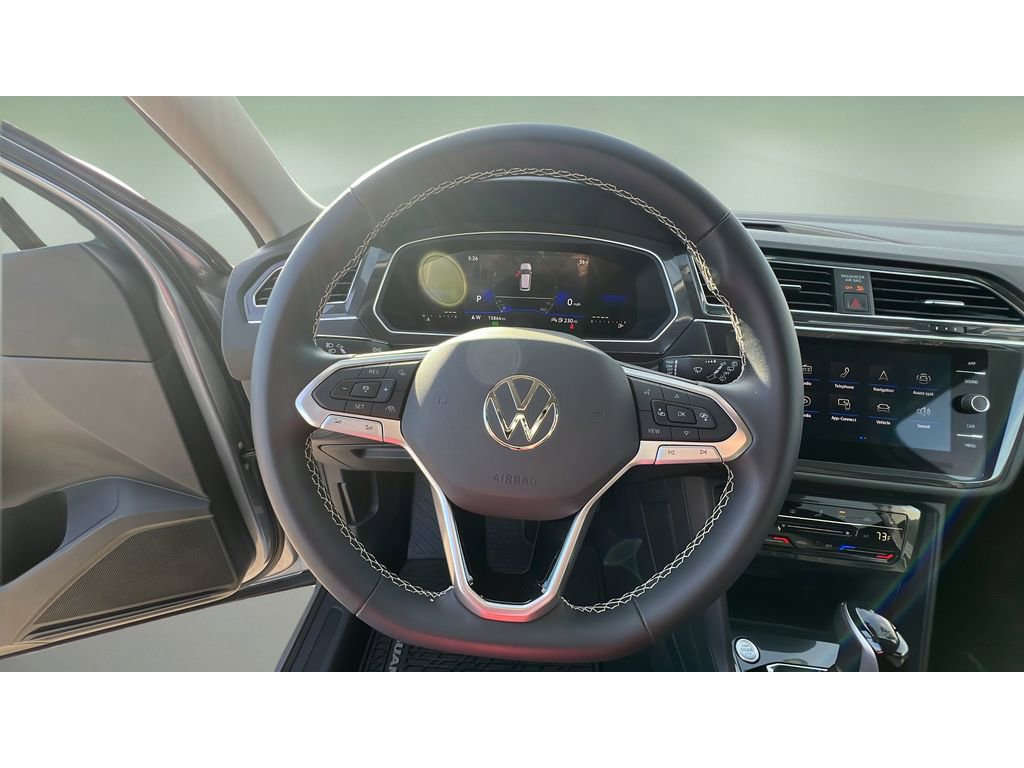 Used 2023 Volkswagen Tiguan SE image 22