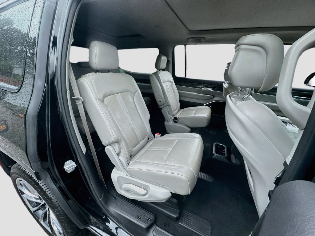 Used 2022 Jeep Wagoneer Series III w/ Premium Group I RWD image 30