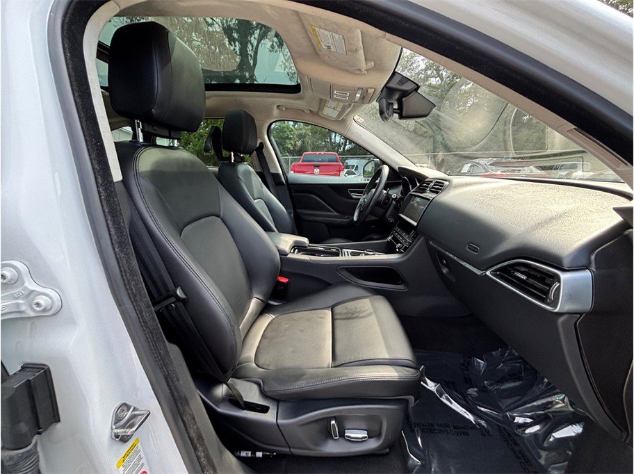Used 2019 Jaguar F-PACE Premium AWD/4WD image 47