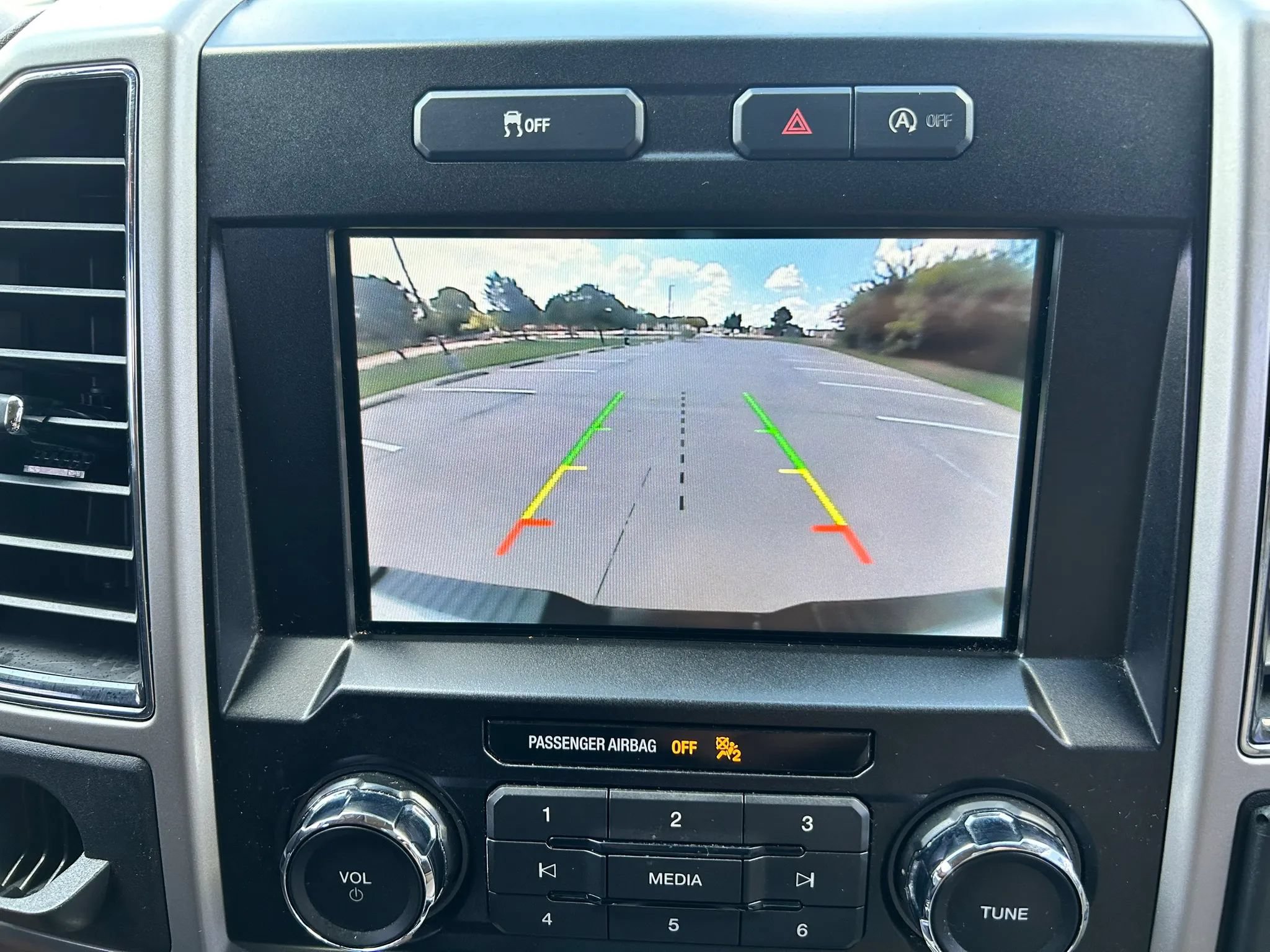 Used 2019 Ford F150 Lariat RWD image 22