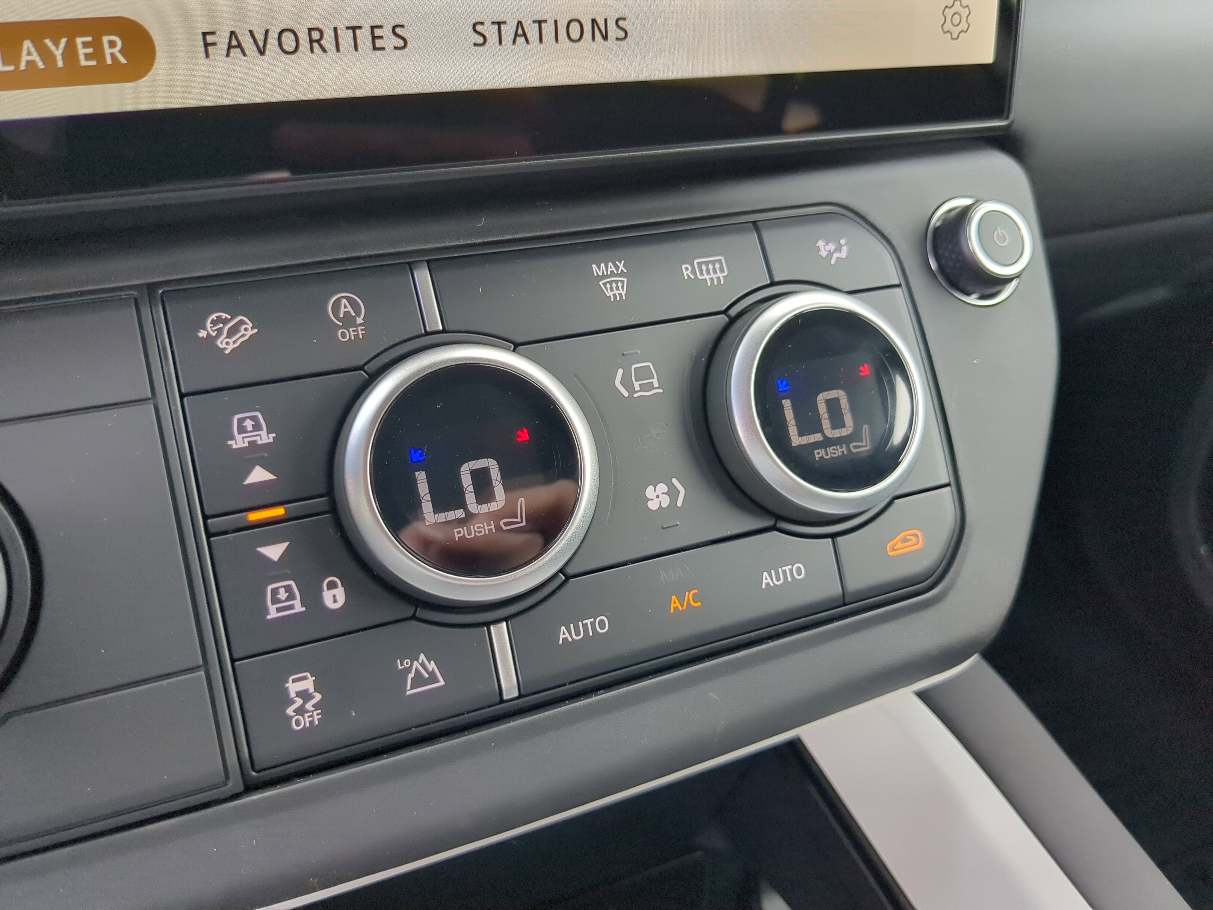 New 2026 Land Rover Defender 110 S image 23