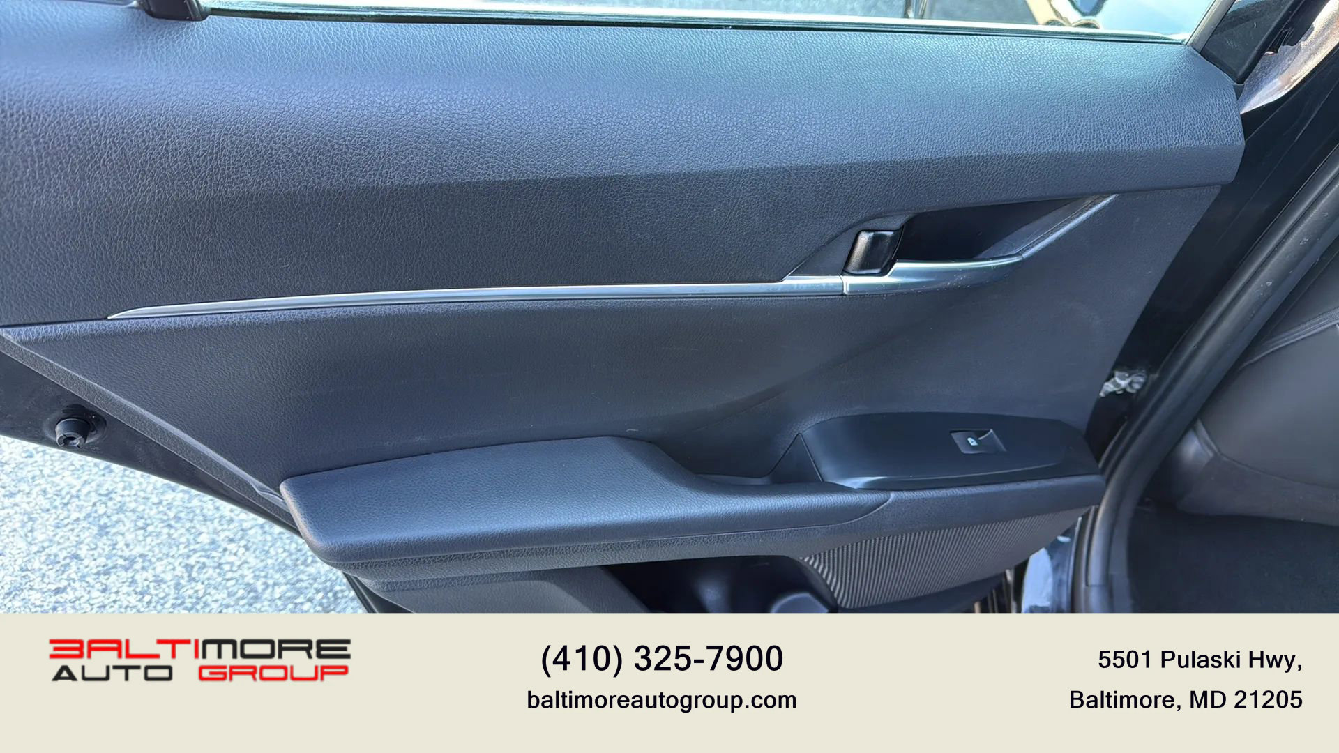 Used 2018 Toyota Camry SE image 30