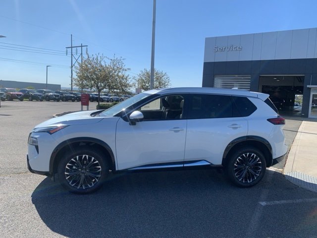 New 2026 Nissan Rogue Platinum image 4
