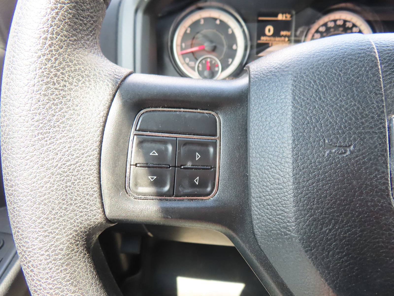 Used 2018 RAM 1500 Express AWD/4WD image 18