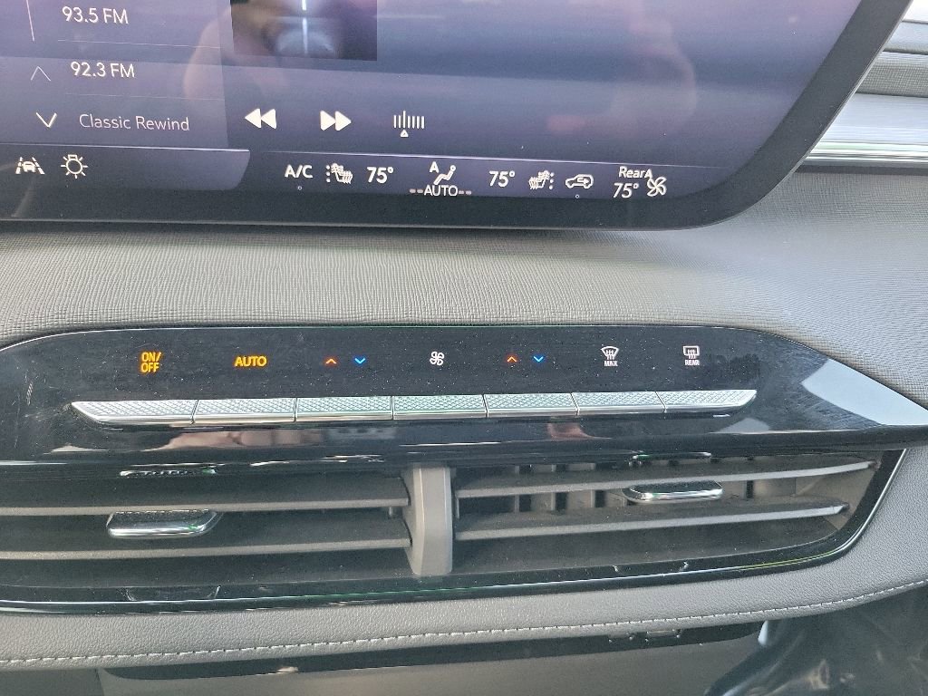 Used 2025 Buick Enclave Preferred AWD/4WD image 18