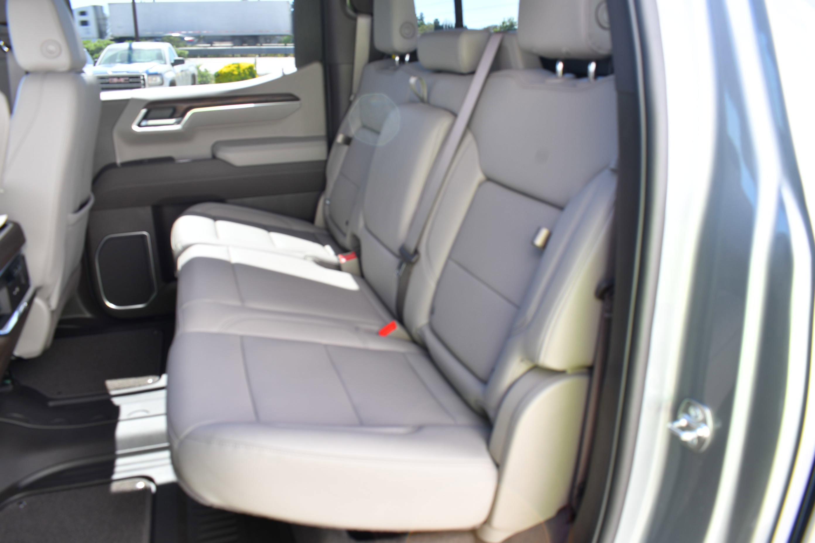 New 2026 GMC Sierra 1500 SLT w/ SLT Premium Plus Package image 31