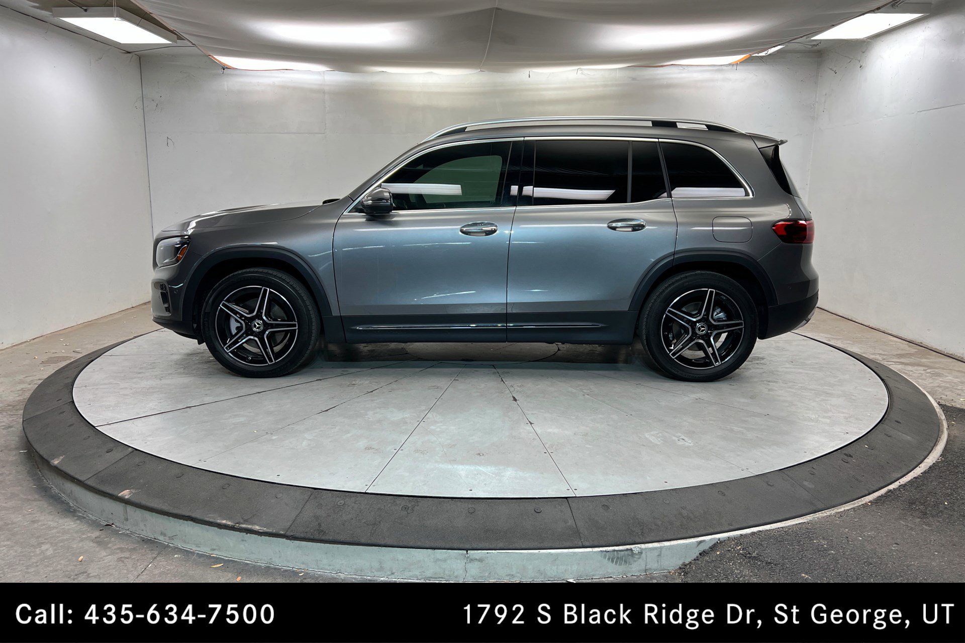 Certified 2026 Mercedes-Benz GLB 250 4MATIC image 2