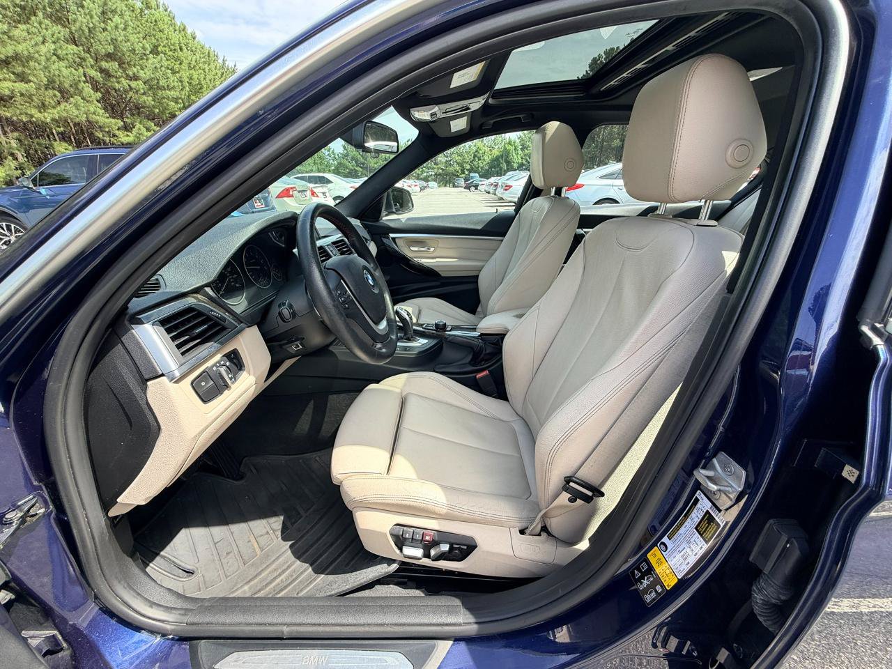 Used 2017 BMW 330i xDrive Sedan AWD/4WD image 9