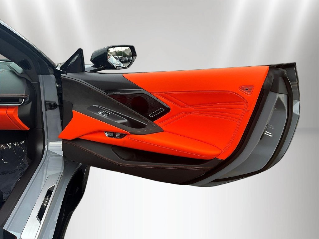 Used 2025 Chevrolet Corvette Z06 RWD image 23