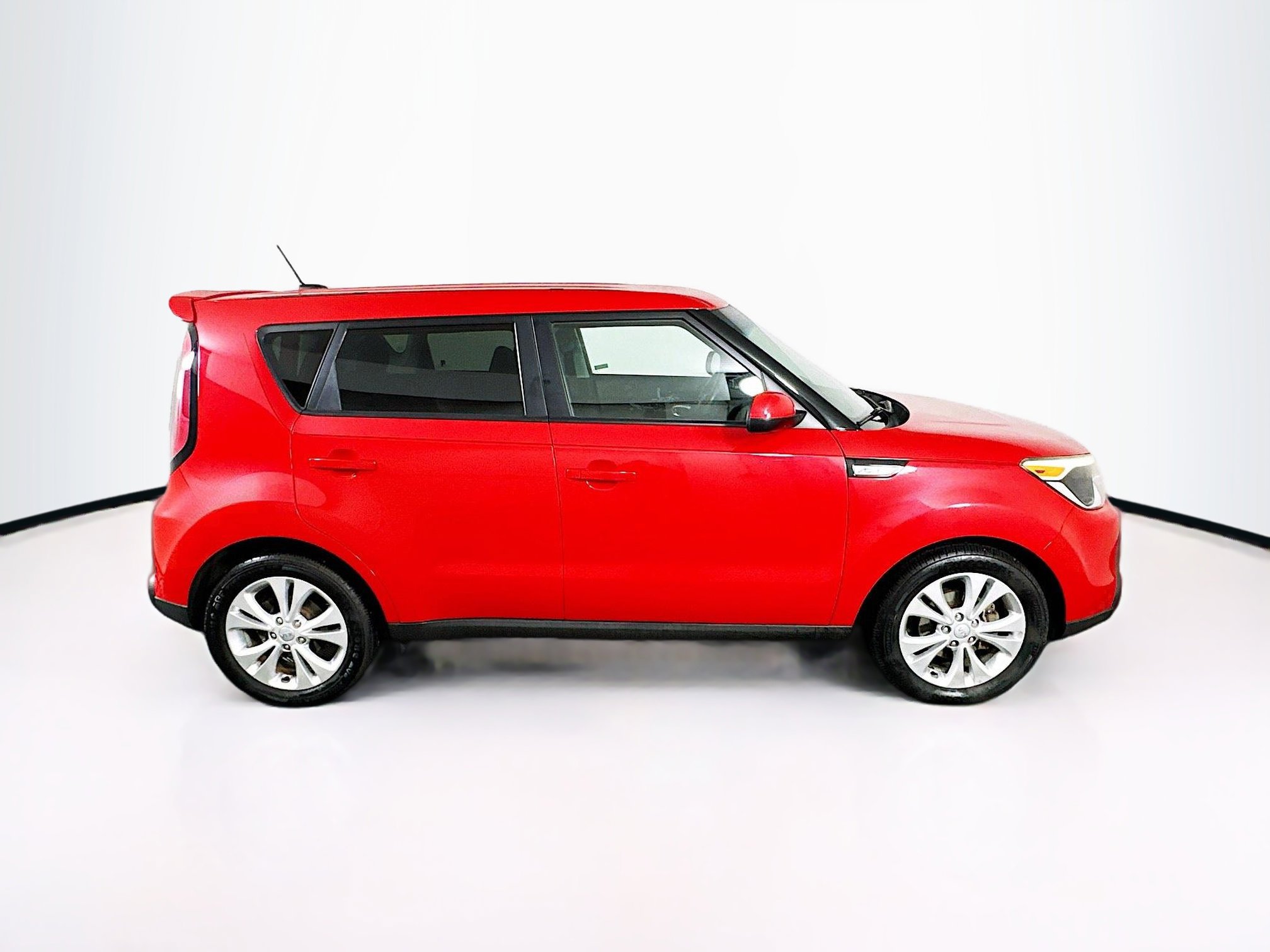 Used 2015 Kia Soul + FWD image 10
