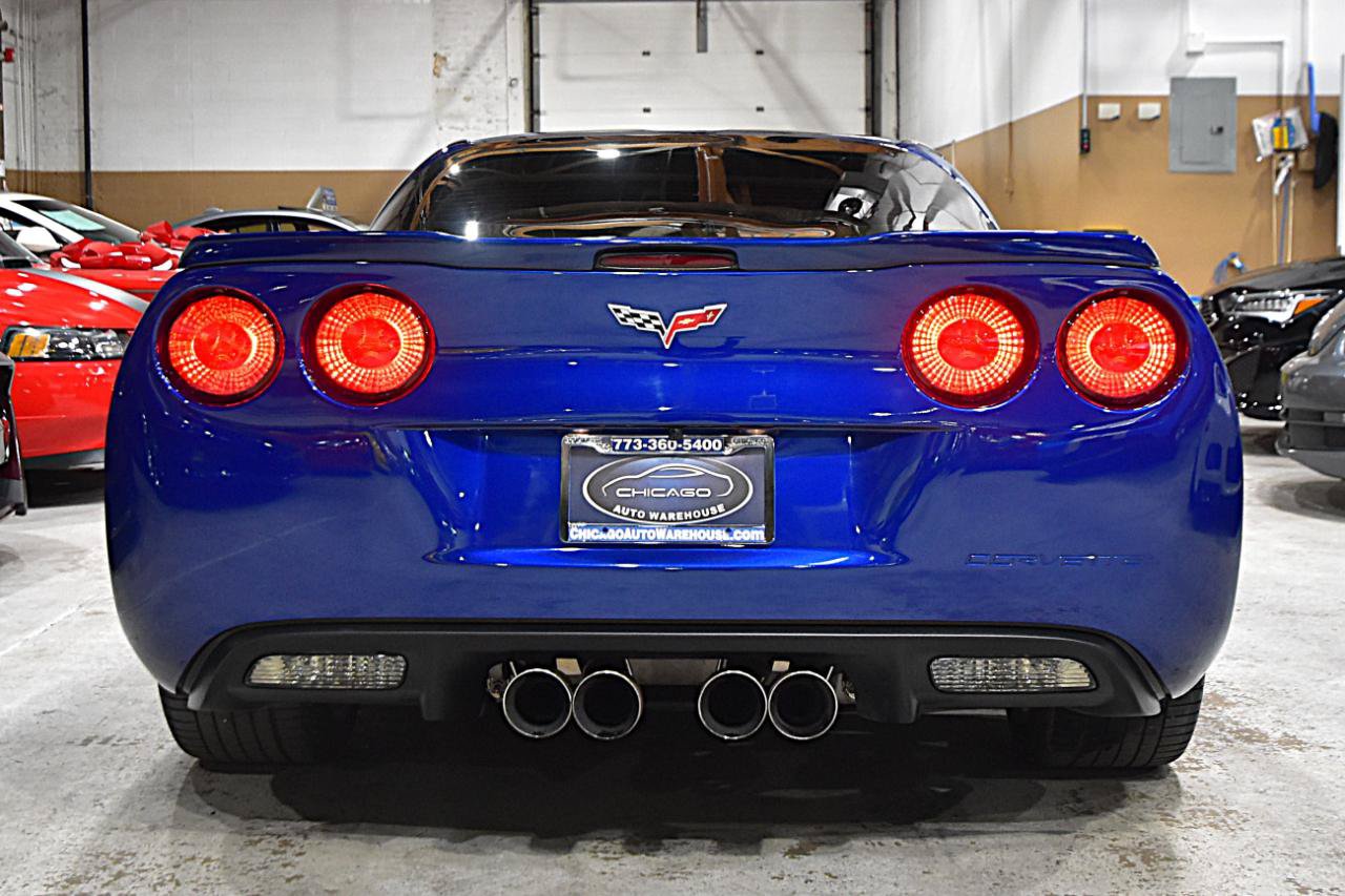 Used 2007 Chevrolet Corvette Coupe w/ Performance Package RWD image 7