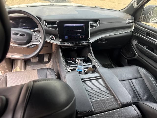 Used 2024 Jeep Wagoneer L Series II w/ Flexible Seating Group AWD/4WD image 25