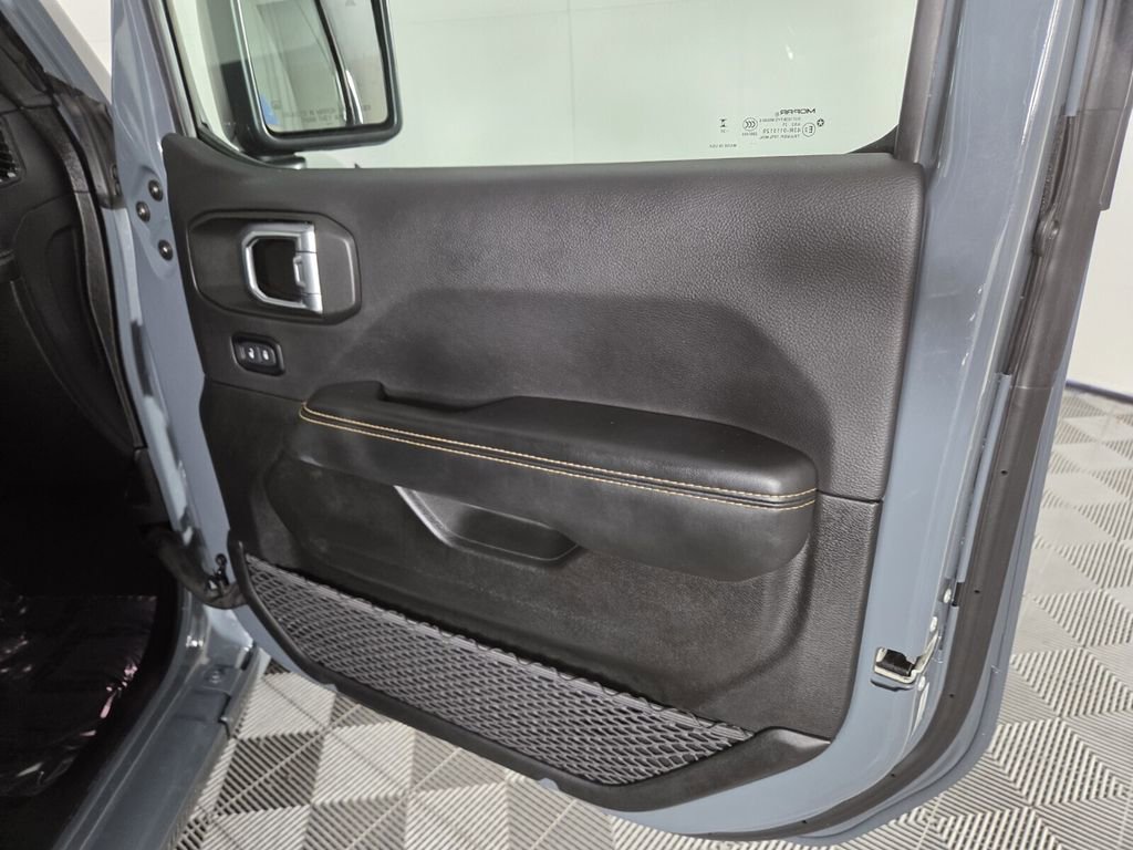 Certified 2025 Jeep Wrangler Sahara w/ Safety Group image 31